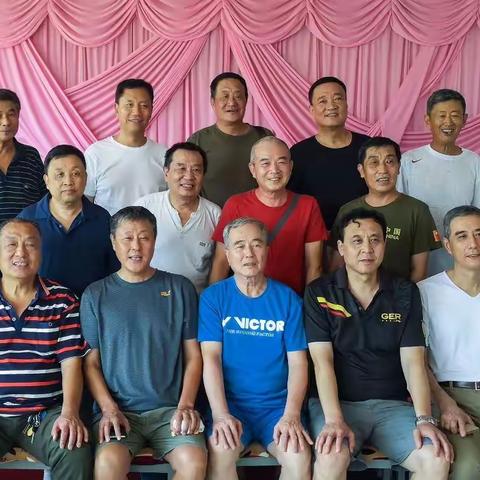 祝 52915部队 37897部队 战友及家人们 🐷年大吉 身体健康  万事如意