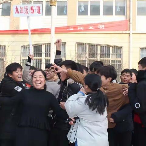 群情振奋  “绳”彩飞扬