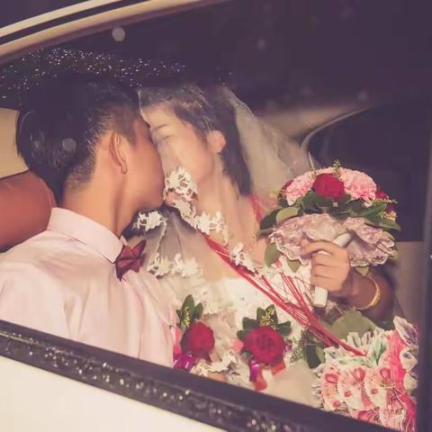 所有爱情的美丽，从此刻出发！                            林宏展@覃月明