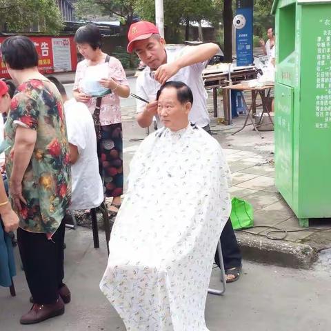 市工信委与东大街新建社区开展党组织结对共建志愿服务活动