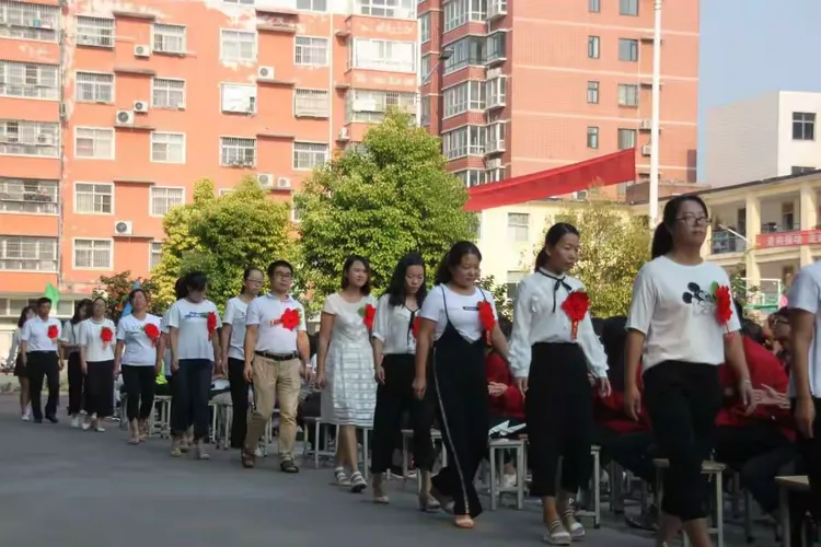 宜阳县实验二高2018—2019学年开学典礼暨表彰大会