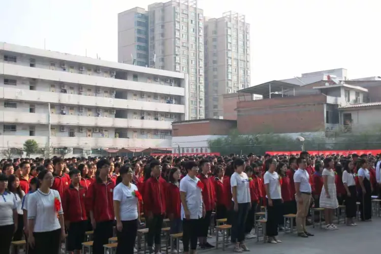 宜阳县实验二高2018—2019学年开学典礼暨表彰大会