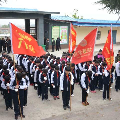 【大山双语学校】瞻仰丰碑，缅怀先烈；不负使命，争做栋梁——六年级师生祭扫烈士墓报道