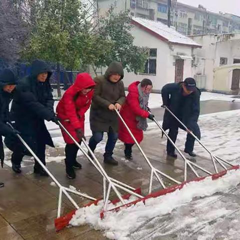 孝感车站积极应对低温雨雪天气保安全畅通