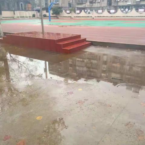 上饶市第一小学暴风雨后校舍安全检查