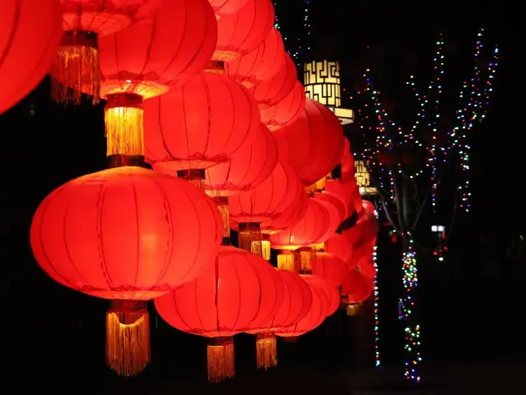 张灯结彩过新年