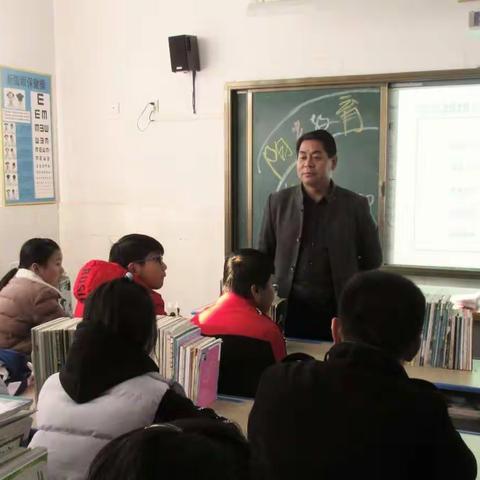 九年级三班莒县最具权威的政治兼职教研员李文涛班主任。