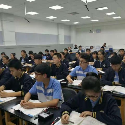 潍坊七中高一年级“学生主体”研究示范课继续举行