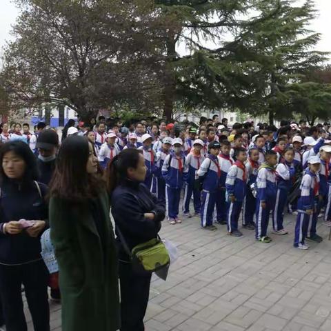 清明祭英灵  感恩先烈志--白水煤矿中学清明节烈士陵园扫墓活动纪实