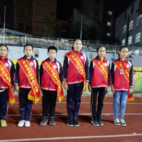 《家校携手，共建乐园》------大安镇中心小学家长会