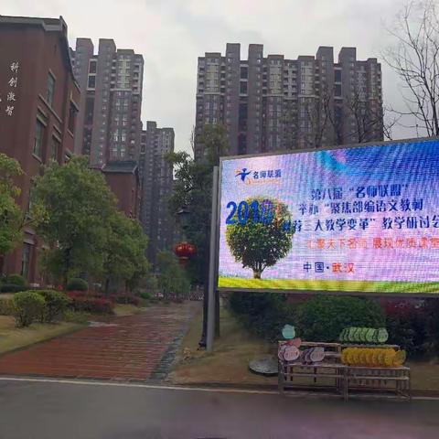 千淘万漉虽辛苦，吹尽狂沙始到金。