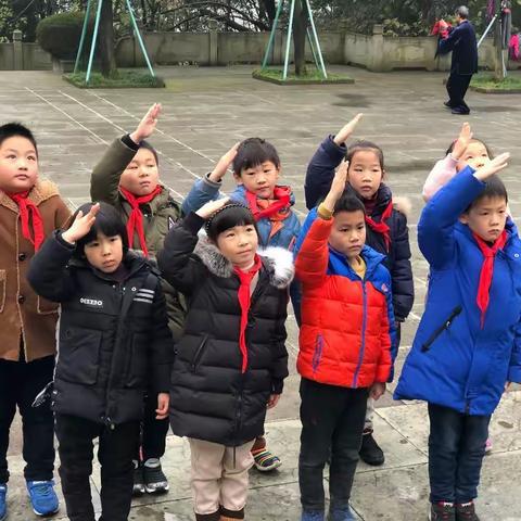 祭烈士，知时节，懂感恩，学做人------城北小学   二（5）班  乐学善教小组冬至扫墓活动