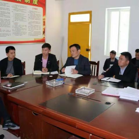 县委常委、常务副县长曹艳萍到色河铺镇胖鱼沟村查看脱贫攻坚进展情况