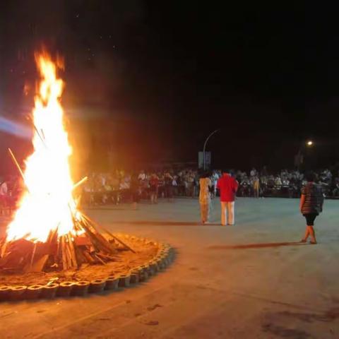 游泳|激情冲浪|篝火晚会|畅饮啤酒|资溪烧烤，6月23日法水篝火啤酒节。