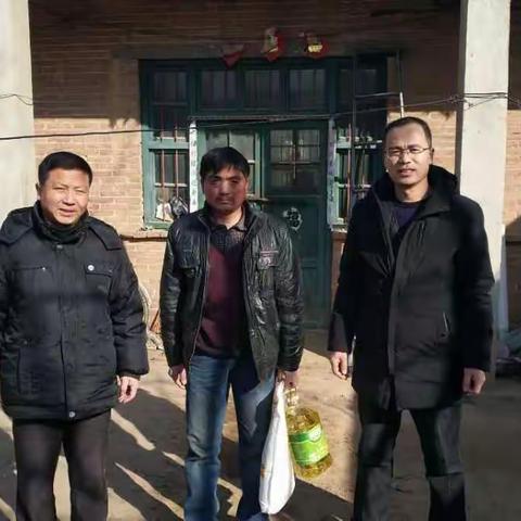 慰问贫困生 温情暖人心-------大张中学走访慰问贫困生活动