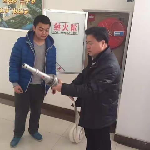 安全重于泰山   防患重在演练--滨州市中心医院人力资源部、公共卫生科、预防科联合组织消防应急演练