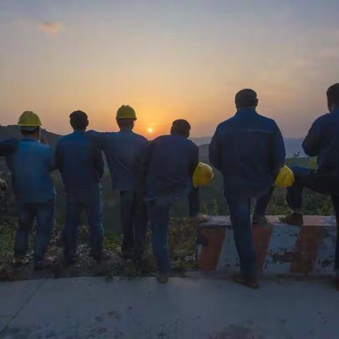 俺在太行山巅栽电杆