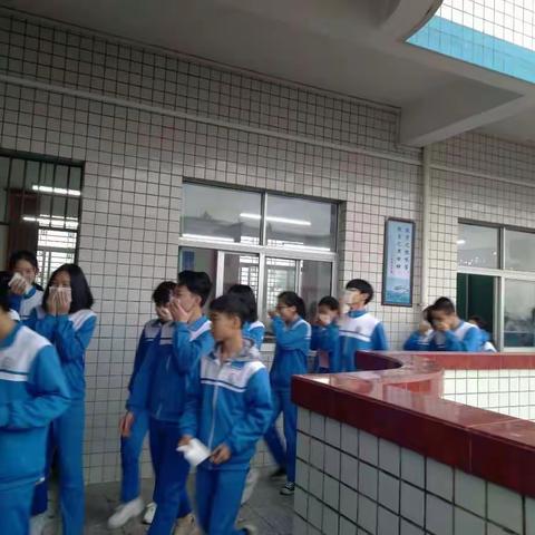宁中中学高一年级举行消防应急预案演练