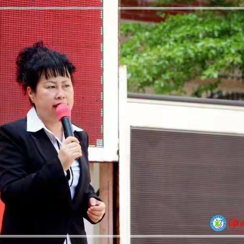 “感动中国”十大人物之一陶艳波女士到洋浦8所学校开展“新时代的使命担当”巡讲活动