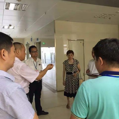 市卫生局涂建明副调研员及生产检查专家组莅临海口市第四人民医院进行安全生产督导检查及指导工作