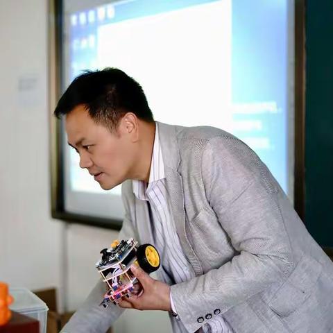 携手并进，步入“创客”时代