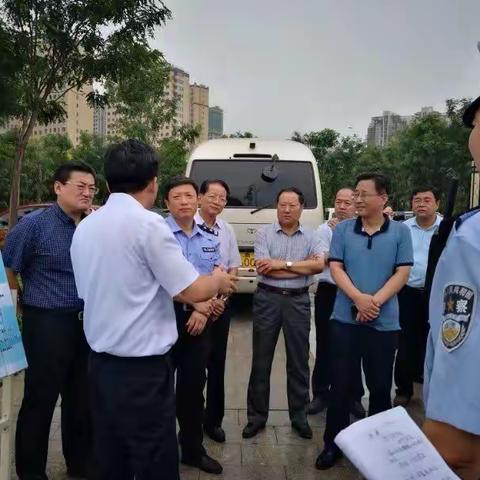 实验小学东停车场正式启用