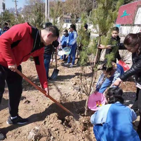 携手共建绿色宇庄 3.12植树节