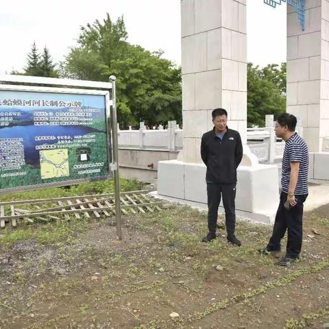 县委常委、宣传部部长王策到抚民镇四岔河、榆树岔河、四平街河和蛤蟆河进行巡河