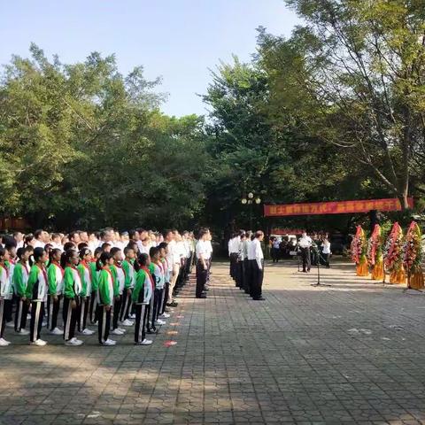 传承红色基因  缅怀革命烈士——来宾市实验小学参加烈士纪念日公祭活动