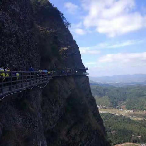 【清逸组】冬游武当，尽享欢乐作者：张可欣