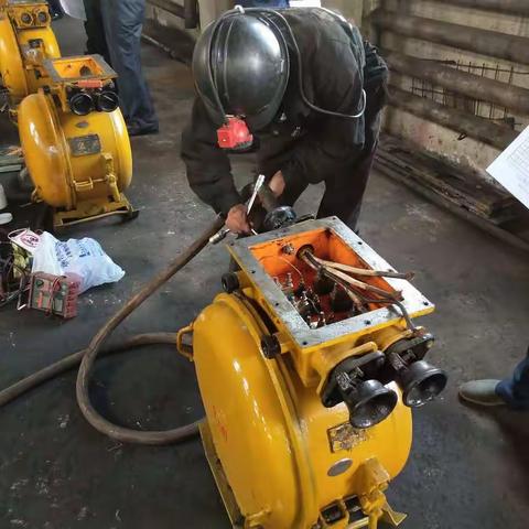 荣欣公司电钳工技术比武