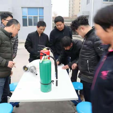 世纪盛康工会组织企业员工进行2018年下半年冬季消防安全演练