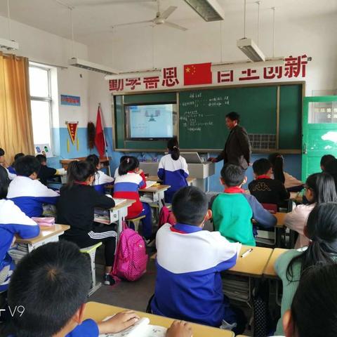 南山区教研室小学教研员到锦绣川八一希望小学指导教学工作