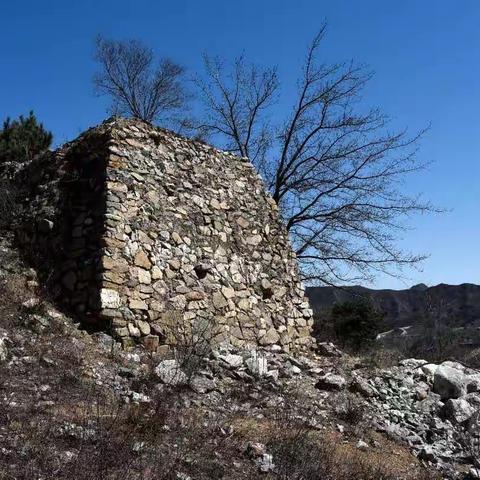 行走在边墙（09）--紫荆关阳和门西段城墙实考
