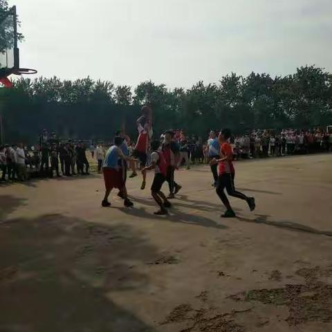 沙河市劳动技工学校组织开展丰富多彩的课外活动