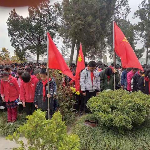 缅怀革命先烈，弘扬民族精神——磨头镇大高小学举行清明节扫墓等系列活动