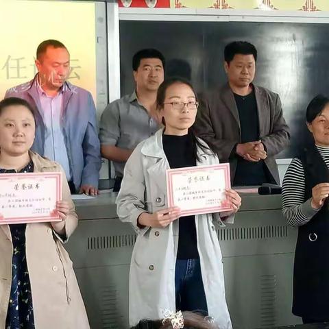 上团城乡中心校举办班主任论坛