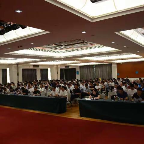 我协会组织会员单位参加市水务局组织召开的安全生产和工程建设管理培训会