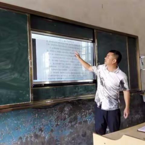 上畈小学召开2016-2017学年评估工作部署会议