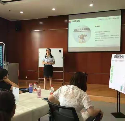 财税公司孵化营第一期的童鞋们顺利毕业了！完美～