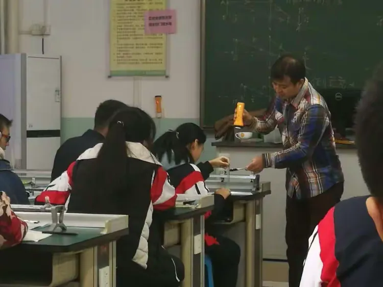物理科组顺利完成第三届教学竞赛初赛