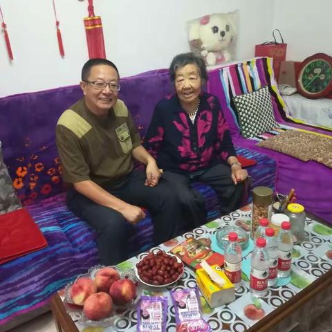 滦州二中 中秋佳节慰问退休老干部