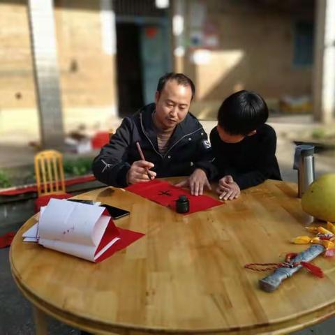 团团圆圆过新年！ 丹城五小正翔中队101班黄山青