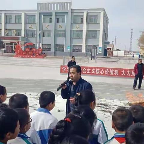 珍爱生命 防患于未然--松树镇九年制学校消防疏散演练报道