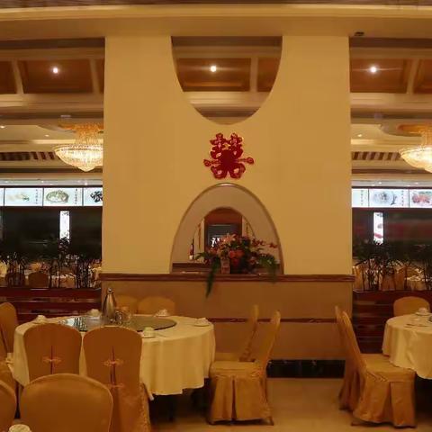2018年12月8日是廉江红橙节开幕式盛事的一天，也是安铺鸿运农庄美食喜展的好日子....