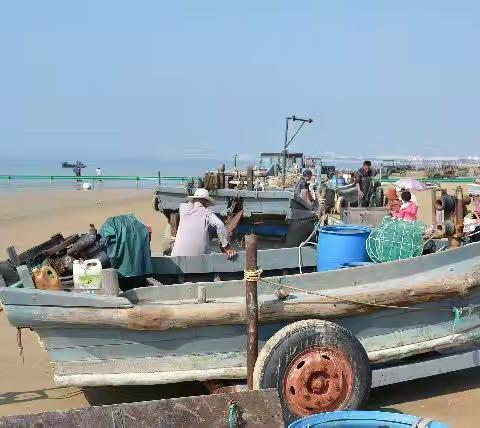 银滩---海边渔市