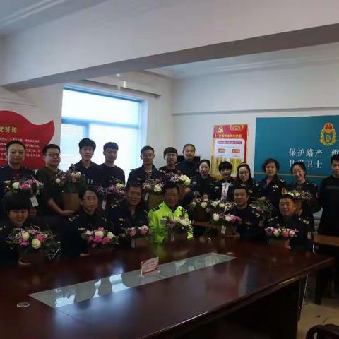 新民大队开展“三八节花艺沙龙”活动