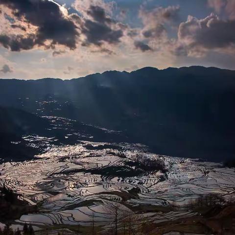 中国云南元阳  东川红土地 建水