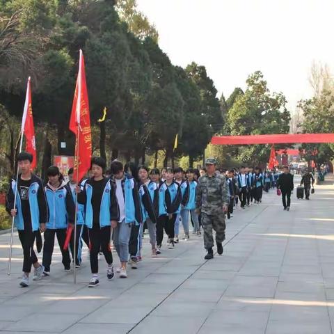 汝南县一中举行2019年“缅怀革命先烈，弘扬革命精神”社会实践活动