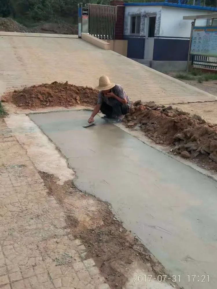 no2、走廊前路面的硬化。
